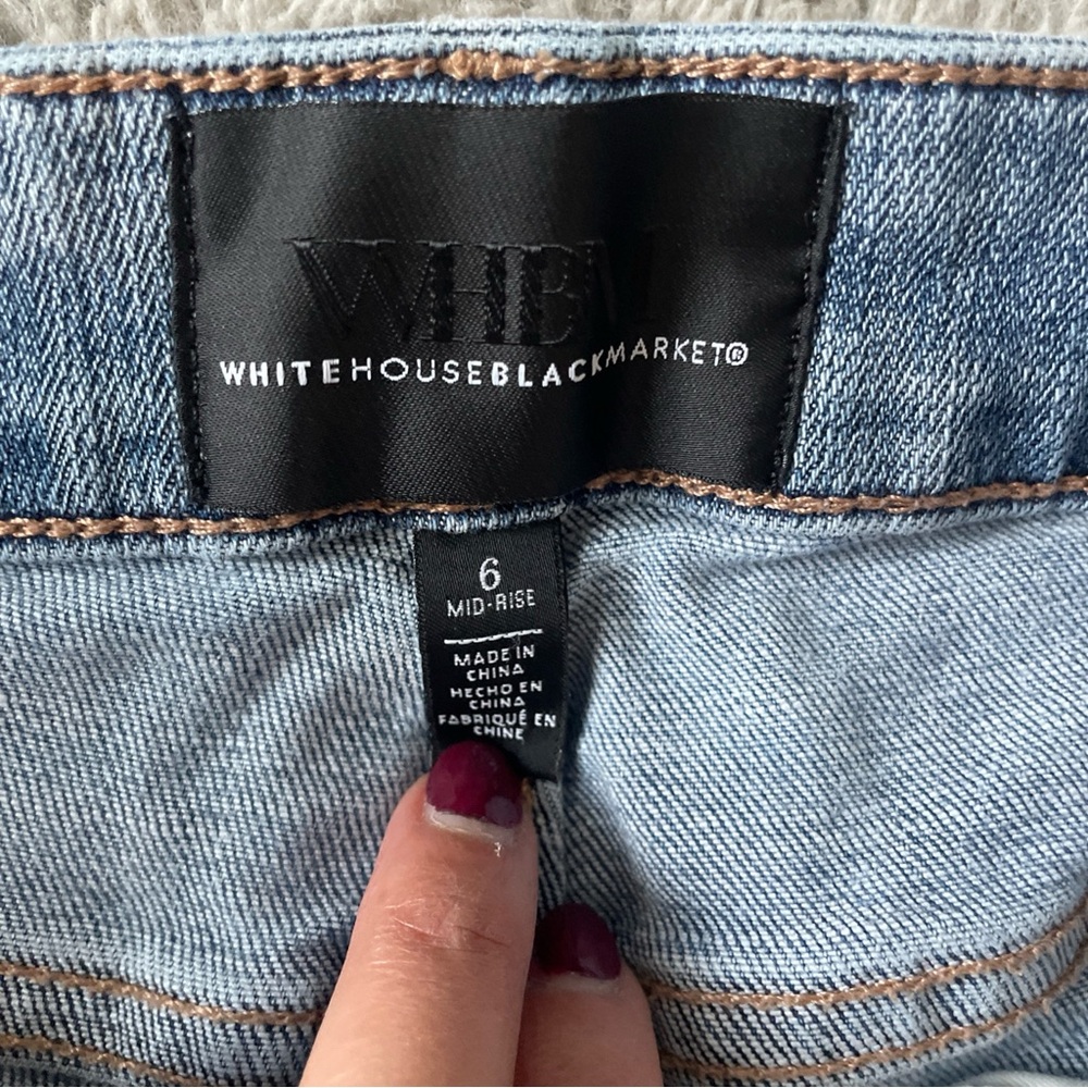 White House Black Market Women's Jeans The Girlfriend Sz 6 Light Wash Distressed - Picture 2 of 10